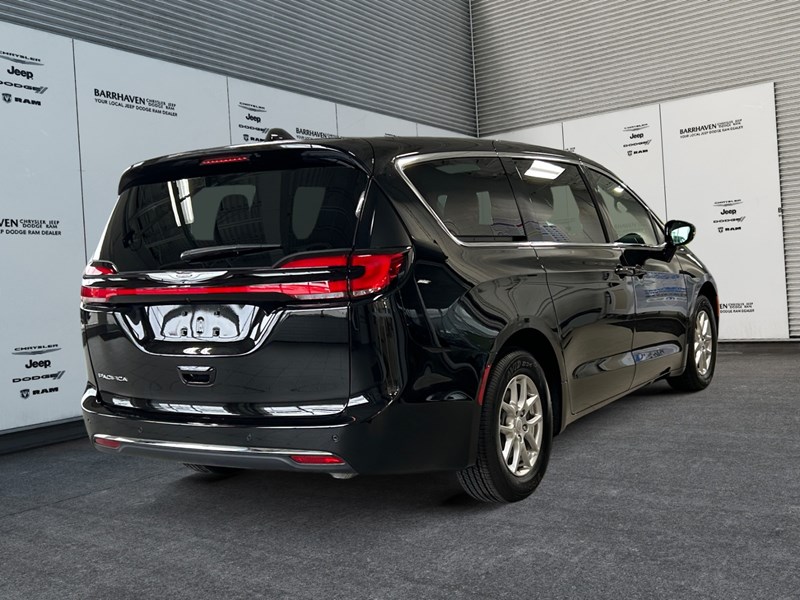 2025 Chrysler Pacifica Select FWD