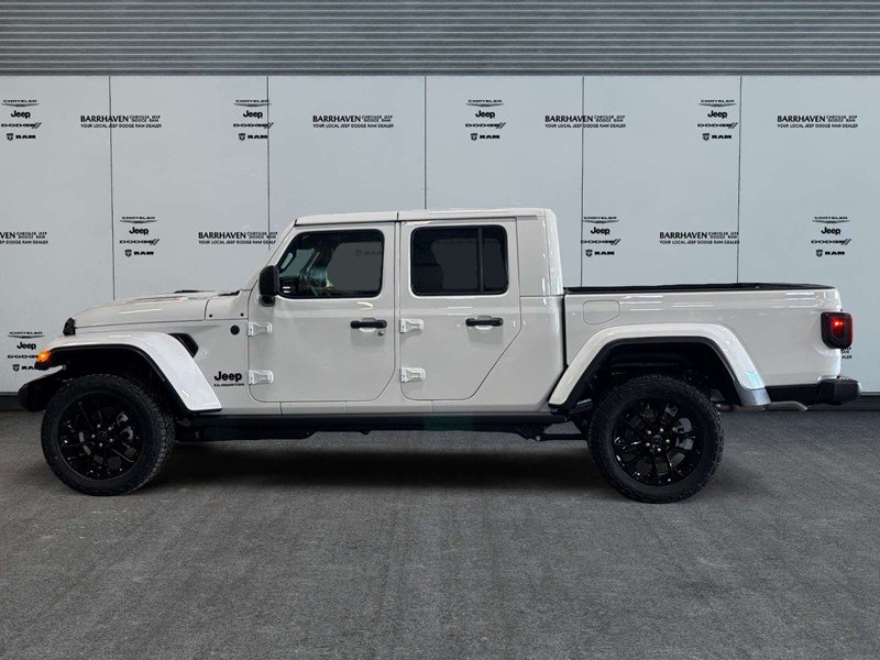2026 Jeep Gladiator NightHawk 4x4