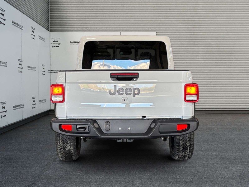 2026 Jeep Gladiator NightHawk 4x4