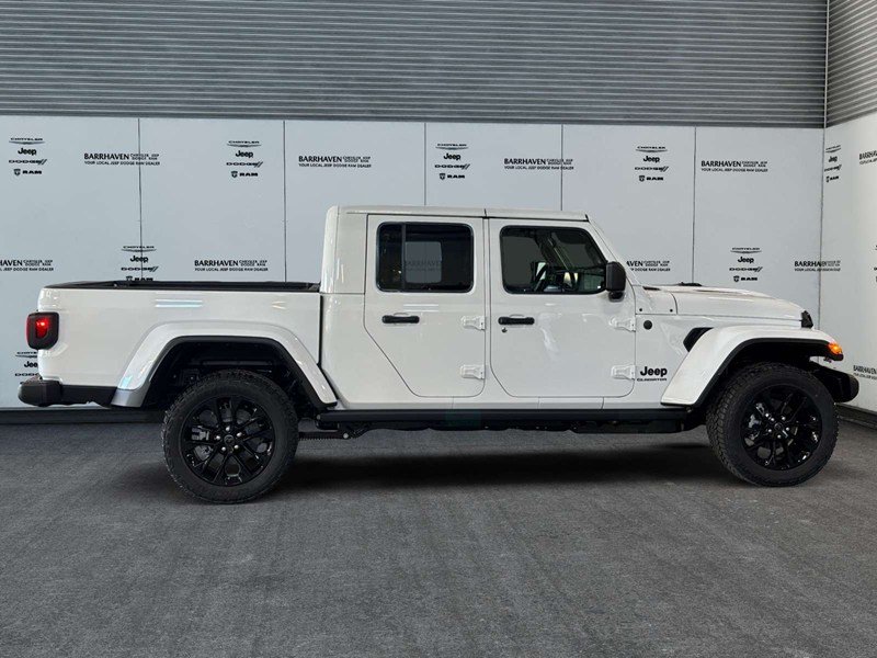 2026 Jeep Gladiator NightHawk 4x4