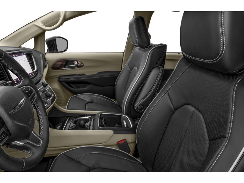 2025 Chrysler Pacifica Limited FWD Interior Shot 4