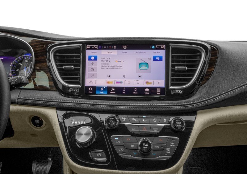 2025 Chrysler Pacifica Limited FWD Interior Shot 2